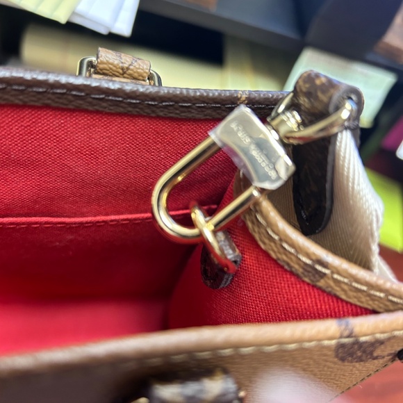 3100$ with wallet and strap - Picture 13 of 14